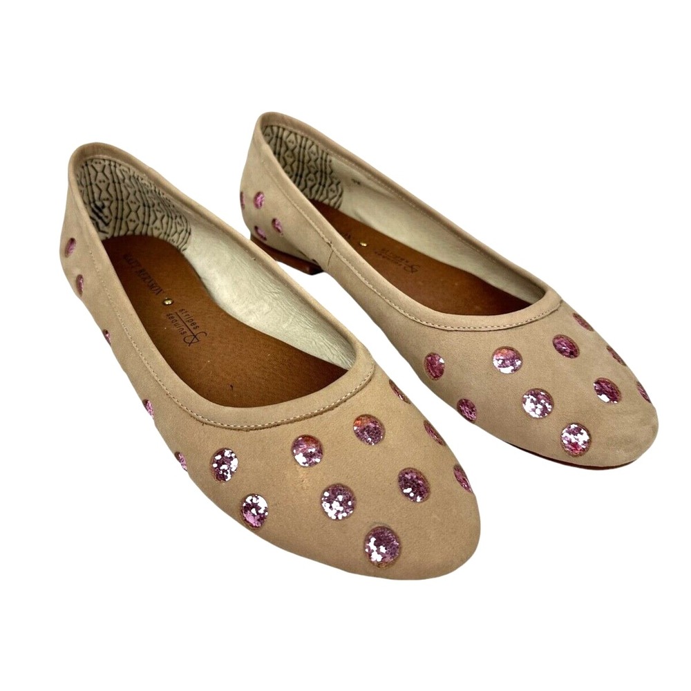 Stylish Beige Flats with Pink Accents